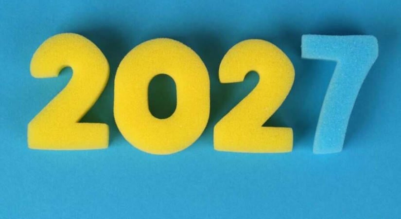 2027-es éves horoszkóp: tizenkét csillagjegy, 365 napnyi reménykedés – és az univerzum, amely megint nem vállal felelősséget semmiért