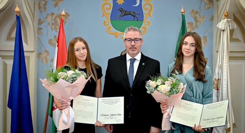 Rendkívüli teljesítményükkel példát mutatnak: rangos díjat kaptak a hevesi diáklányok