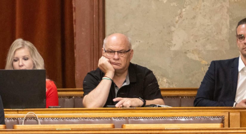 Császár Attila szerint politikai leszámolás áldozata lett a közmédiából való eltávolításával