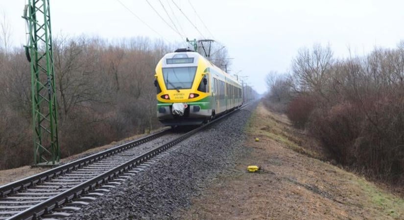 Gond adódott a Győr-Celldömölk vasútvonal egy szakaszán, nem közlekednek a vonatok