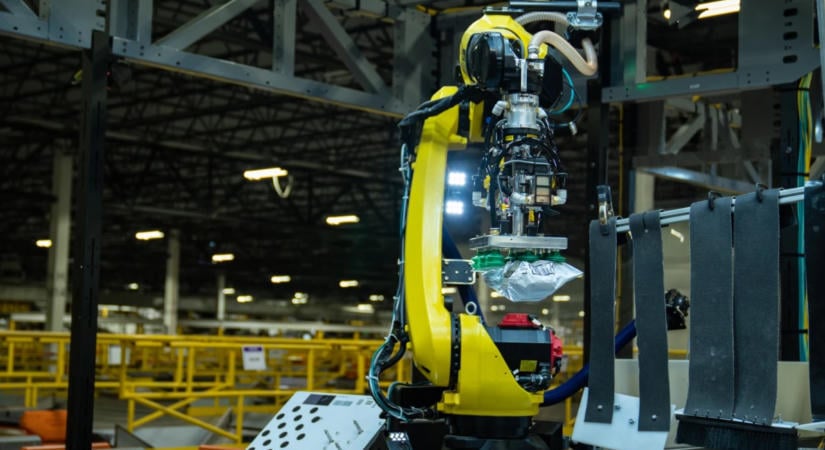 Robotkarokat vet be a rakodás automatizálására a FedEx és az Amazon is