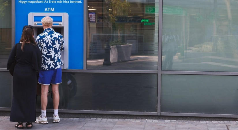 Pénz maradt egy tiszaújvárosi ATM-ben, nem hiszed el, mi történt ez után!