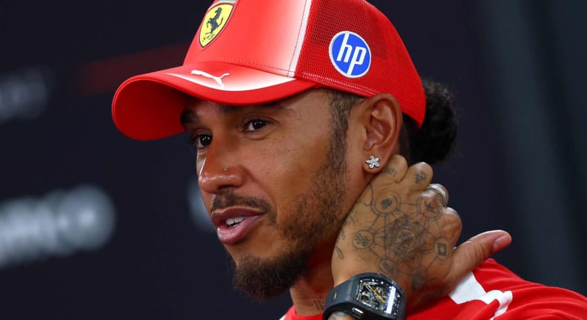 Hamilton támadást ígér Szingapúrban, Leclerc óvatosabb a Ferrari esélyeit illetően