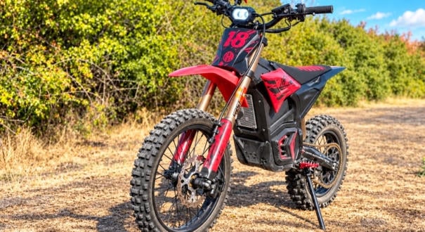 65 kilós motor, ami 100-at megy? Kipróbáltuk az új Sparkot!
