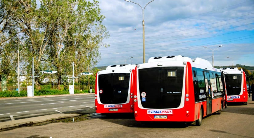 Gyorstöltők a buszoknak: újabb lépést tettek a korszerűbb tömegközlekedés felé Zilahon