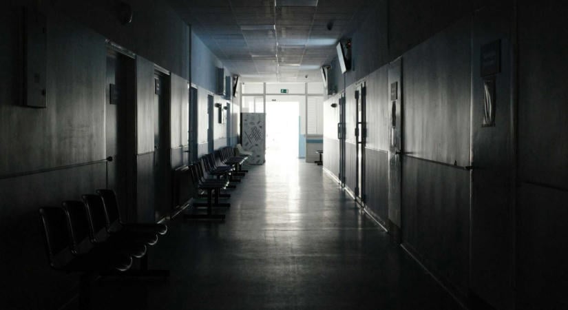 Rejtélyes tragédia: holtan találták kollégái a 35 éves sürgősségi ápolót a kórházban