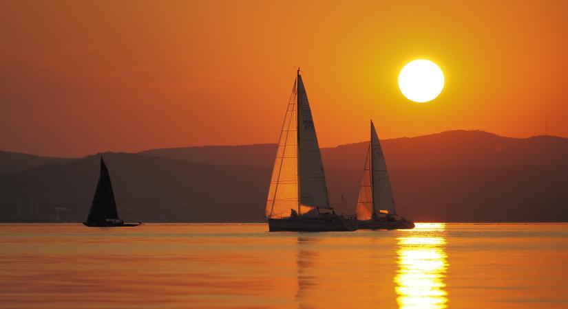 Percenként változó kiállítás nyílik a Balatonnál