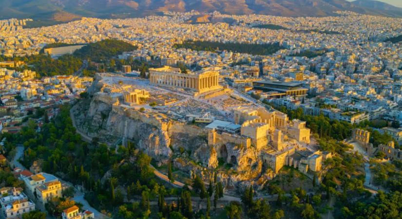 Sokkoló bűntény Athénban: bőröndben találták meg egy brit turista holttestét