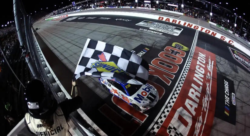 Christopher Bell nyerte a NASCAR Cup Series idei rájátszásának első futamát