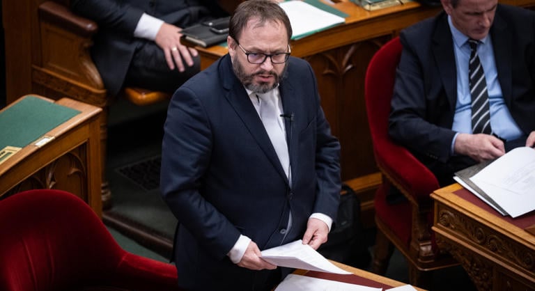Kármán András: El kell szomorítanom a bukott miniszterelnököt
