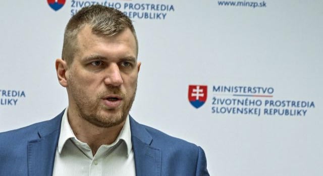 Kuffa feljelentést tesz ismeretlen tettes ellen