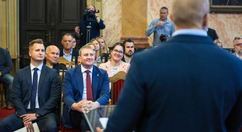 Változtatni kell a magyar gazdaságpolitikán, hogy utolérjük a lengyeleket