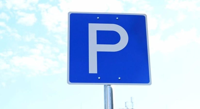 Az év legbátrabb parkolása a mátészalkai Pepcónál: csak pislogtak az autósok, mit játszott meg „Magdolna”