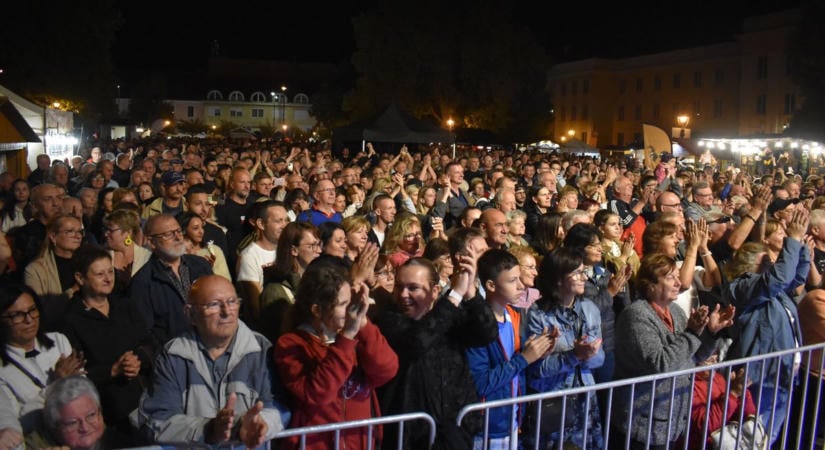 Igazi burgonya, turpisságok nélkül: megválasztották Zala első dödöllekirályát és dödöllekirálynőjét (galéria)