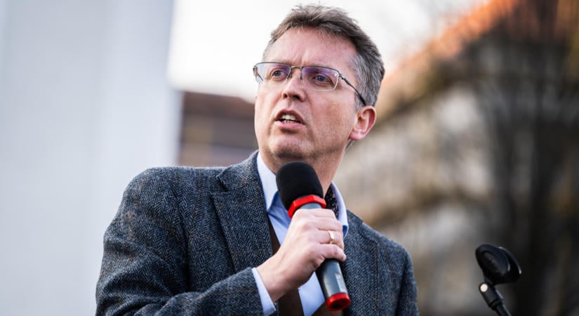 Pillanatokon belül kezdődik Hankó Balázs exkluzív interjúja