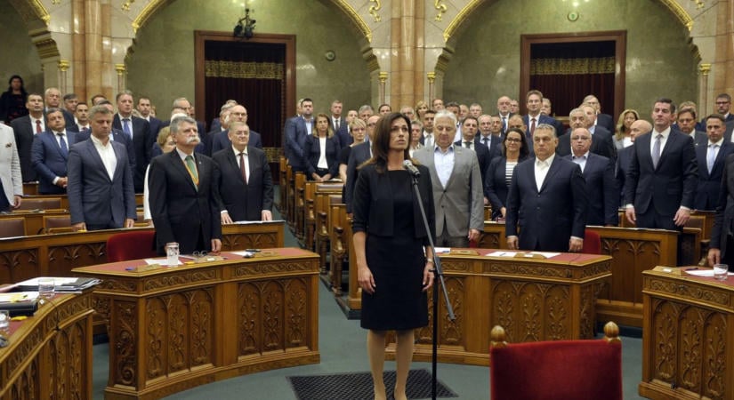 Varga Juditot és Dávid Ibolyát is meghallgatná a végrehajtókat vizsgáló bizottság