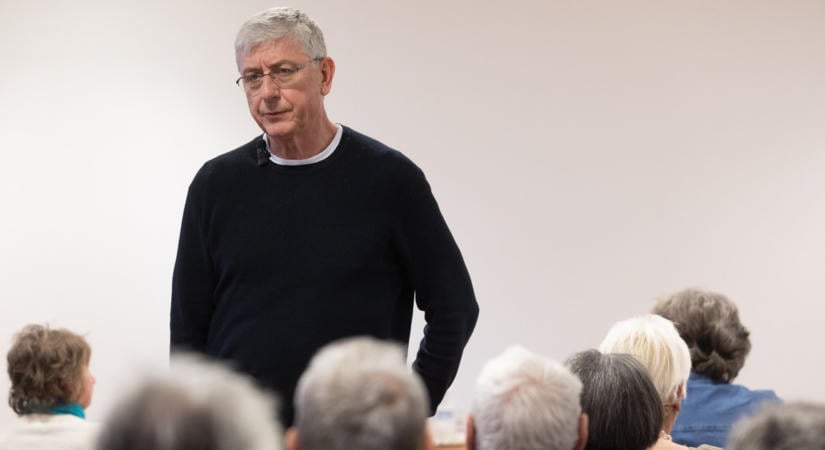 Gyurcsány Ferenc rejtélyes üzenete, vajon kik azok a politikai pojácák, akik ellepik az országot?