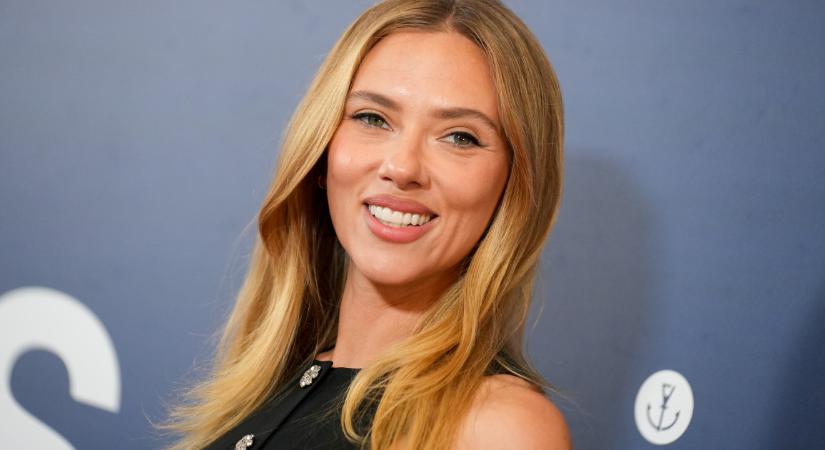 Ő Scarlett Johansson jóképű férje: Colin Jost-al van egy közös gyermekük is