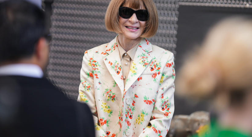 Megalázó: Anna Wintourt a háta mögött kritizálják munkatársai a Met-gála botránya miatt