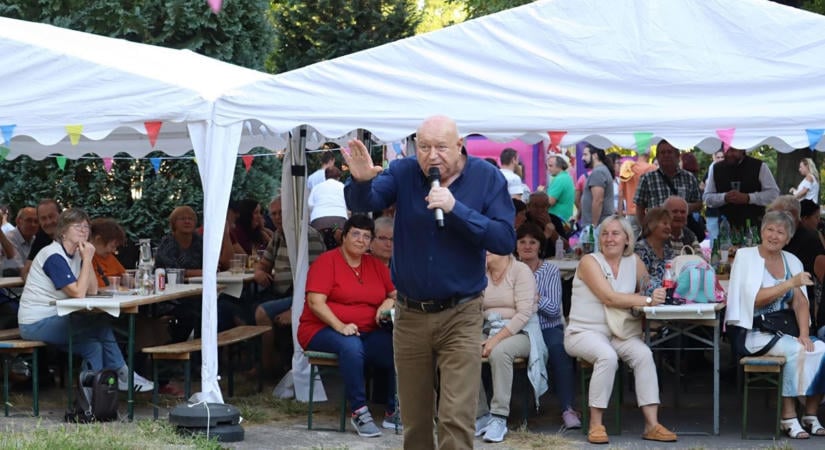 Móka, szüret és muzsika késő estig: Kató néni a Csácsbozsoki Őszi Fesztiválon