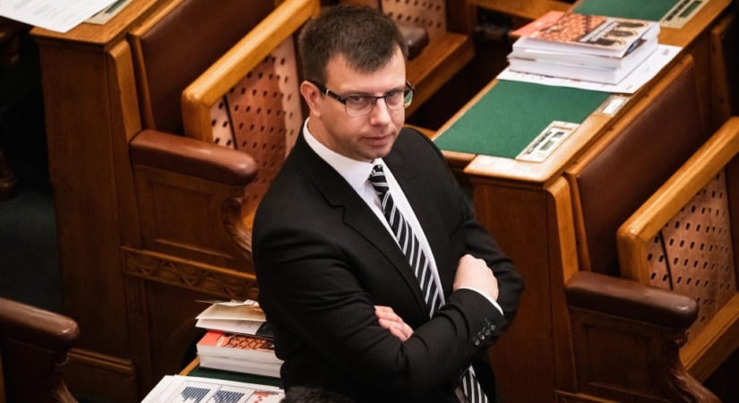 Bóka János levélben fordult Forsthoffer Ágneshez a tiszás szavazógomb-ügy miatt