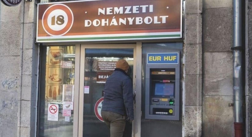 Nagyon drága lesz a dohány novembertől, ennyire kell majd zsebbe nyúlni