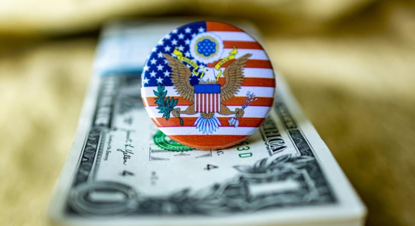 Amerika elveszítheti a világ bizalmát: menekülnek a befektetők a dollártól?
