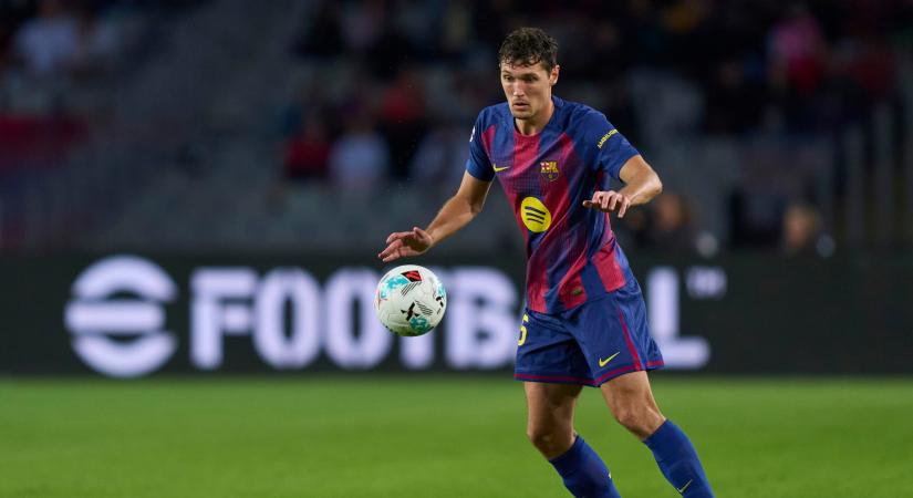 Nagy fizetéscsökkentés után ugyan, de hosszabbított védőjével az FC Barcelona