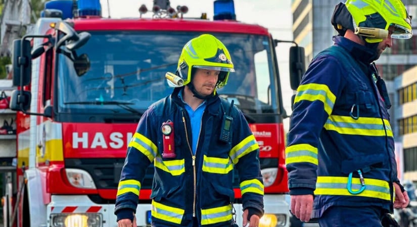 Előző héten több száz tűzesethez szálltak ki a tűzoltók