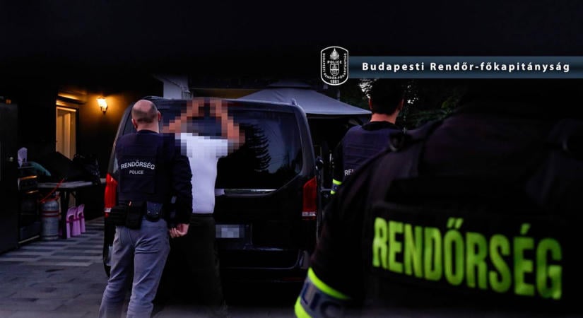 Százmilliókkal károsíthattak meg időseket, három családtagot fogtak el Budapesten