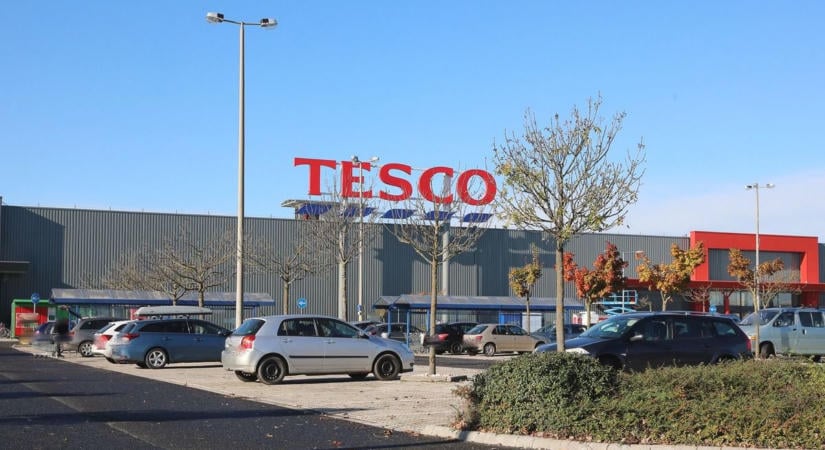 Lehúzza a rolót mindkét szombathelyi Tesco, ez lehet helyette