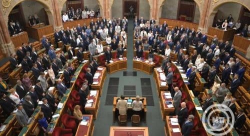 Két héttel elhalasztaná az ügynökakta-szabályozás hatályba lépését a Tisza Párt