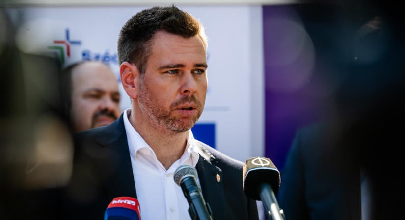 Vitézy Dávid bejelentette a döntést, 190 milliárdból fejezik be a Románia felé tartó gyorsforgalmi utat