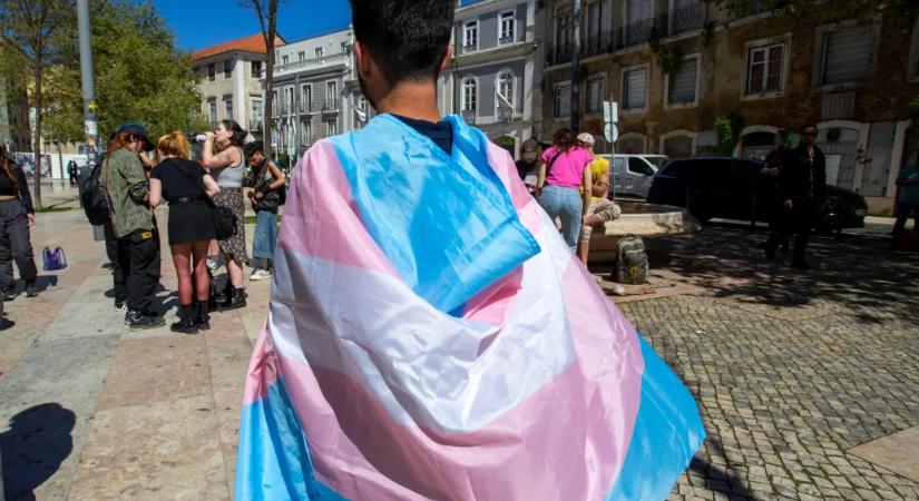 Az Európai Bíróság szerint a tagállamok nem utasíthatnák el a transzneműek személyi igazolványának módosítását