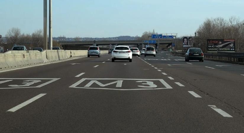 Fekete péntek az utakon: most egy autómentő karambolozott az M3-ason