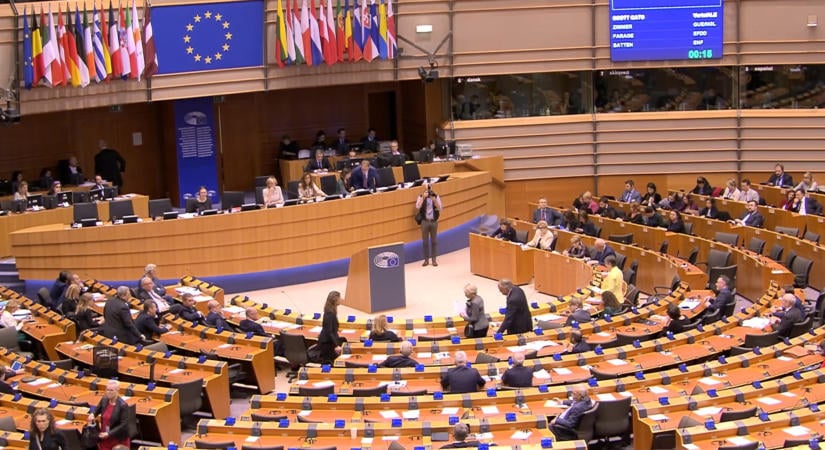 Az uniós források feloldásáról vitázik ma az Európai Parlament - Jogos a kiutalás?