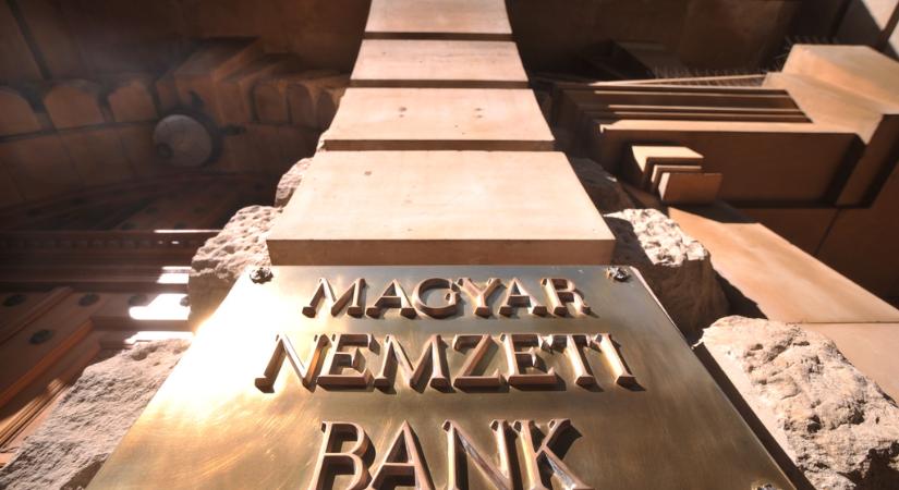Az MNB ötvenmillió forintra bírságolt egy biztosítót