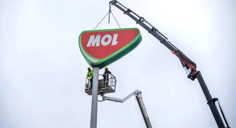 Hivatalosan is átkerült a Mol 15 százaléka az államhoz