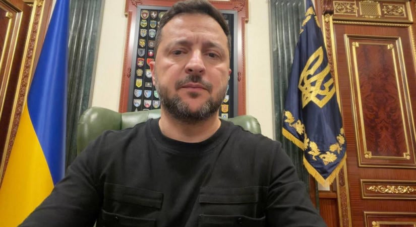 Oroszország egyik legnagyobb olajfinomítóját is támadták az ukránok Zelenszkij szerint