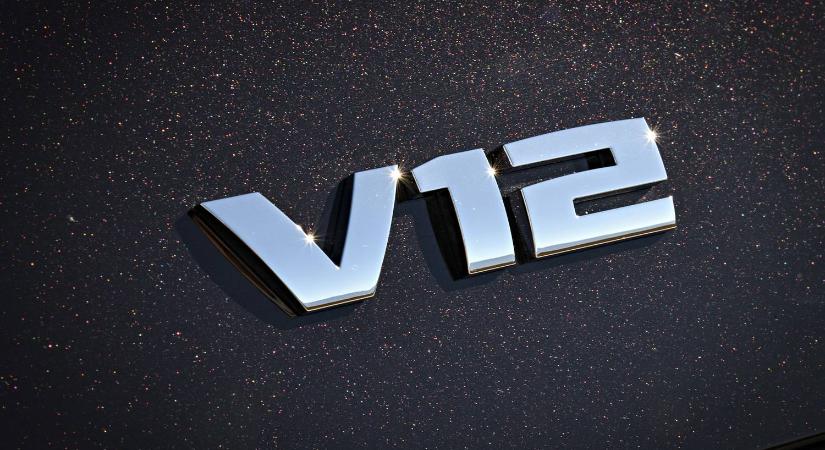 Búcsúztatja a BMW a V12-es motort