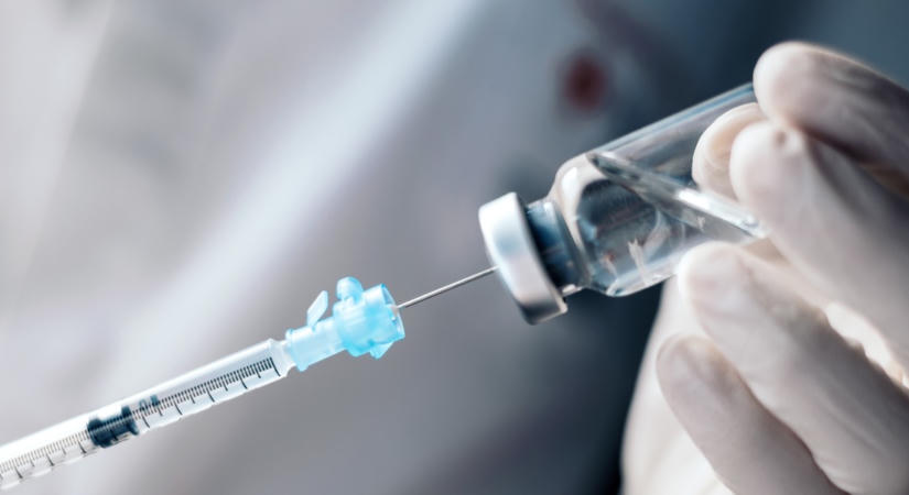 Be lehet oltatni magunkat egyszerre a koronavírus és az influenza ellen? Itt a válasz