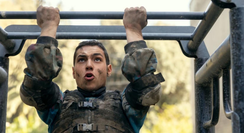 Már holnap a Netflixen: Kemény katonai kiképzés vár a diákokra ebben az új sorozatban