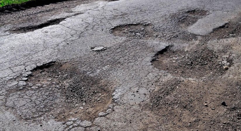 Megszületett a friss „feketelista”: ezek a legrosszabb útszakaszok a megyében olvasóink szerint