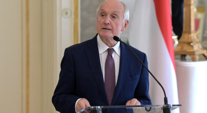 Baka András szerint nincs más út: fel kell számolni a korábbi rendszer hatalmi maradványait