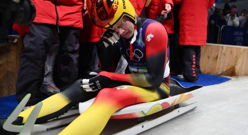 Potyogó könnyek, elcsukló hang: a hegymászás közben fiatalon meghalt edzőjének ajánlotta olimpiai aranyát a szánkós