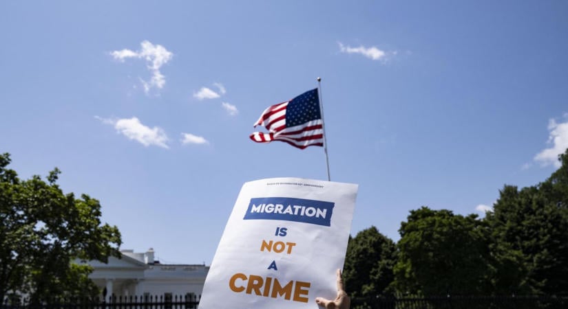 A Trump-kormány döntött, szünetel az ügyintézés azok számára, akik bevándorlói vízumot kérelmeznének