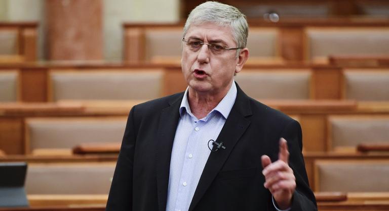 Gyurcsány Ferenc megvédte Ferenc pápát Bencsik Andrástól