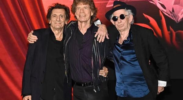 Két új dalt is bemutatott a Rolling Stones