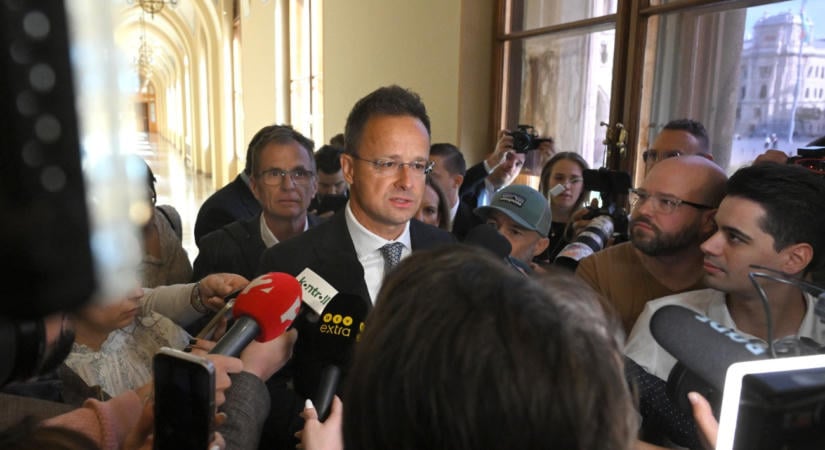 Megkezdődött Szijjártó Péter BYD-ügyi meghallgatása