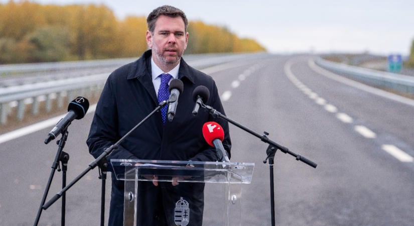 Vitézy Dávid: kész az M49-es autóút első szakasza, idén még ingyen használható